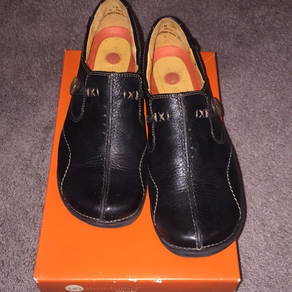 Clark’s Unstructured Shoes - Picture 3 of 3